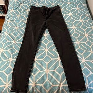 Black jagging‘s from American Eagle no holes